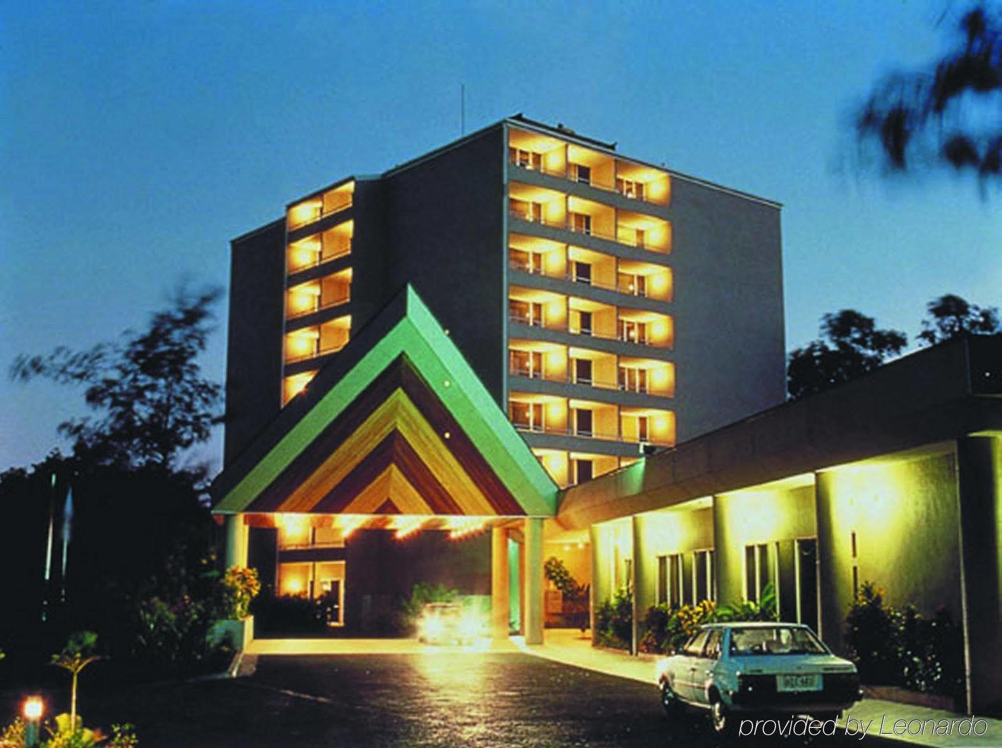 Holiday Inn & Suites Port Moresby By Ihg Exteriör bild